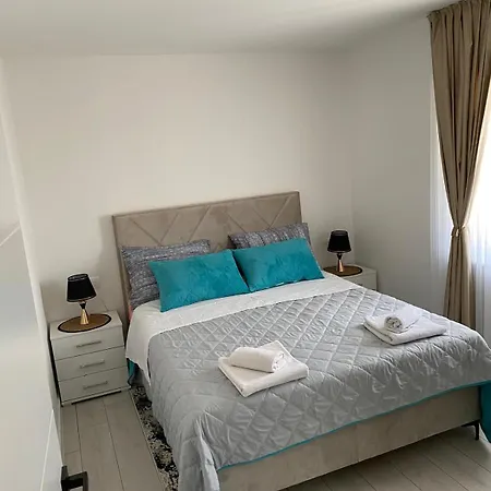 Emily וילה Slime